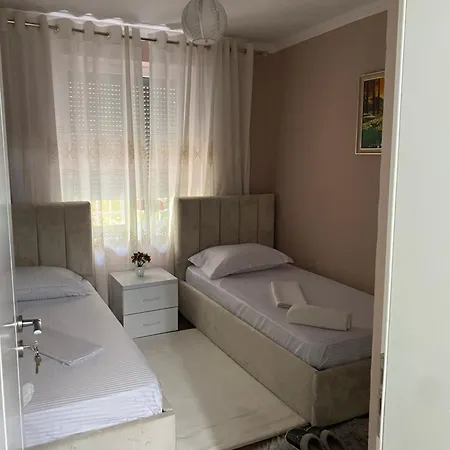 Cenis Apartament *