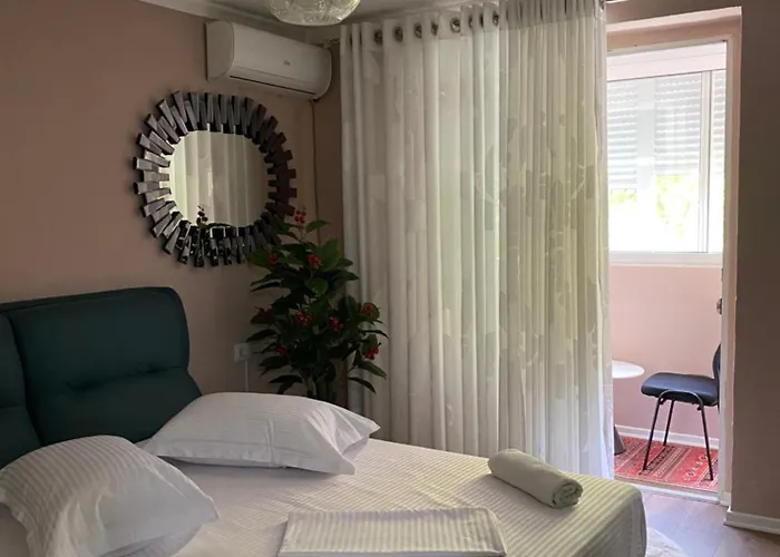 Cenis * טיראנה